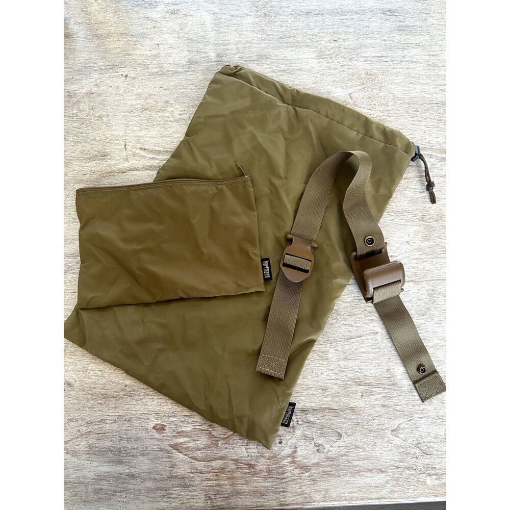 Hartmann khaki green shoe laundry travel drawstring bag pouch and strap
